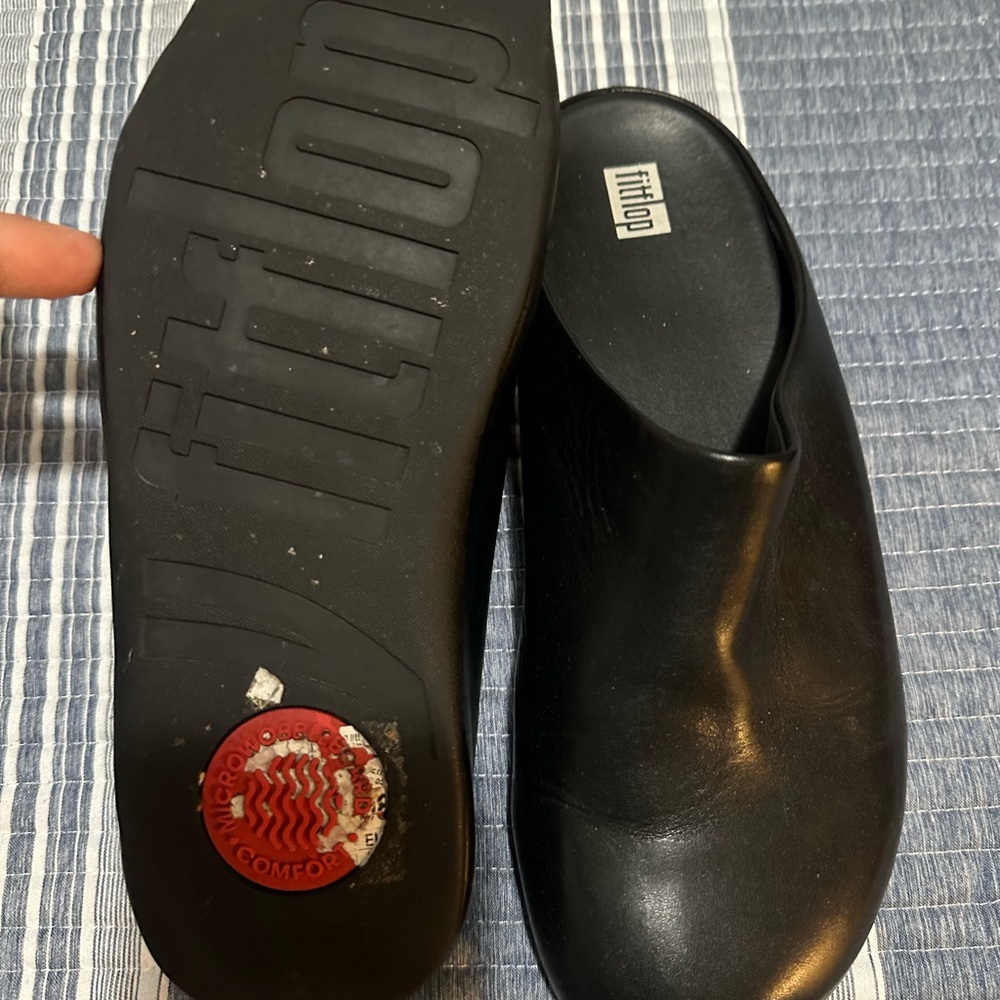 FitFlop Black Slip-On Clogs - Picture 4 of 5
